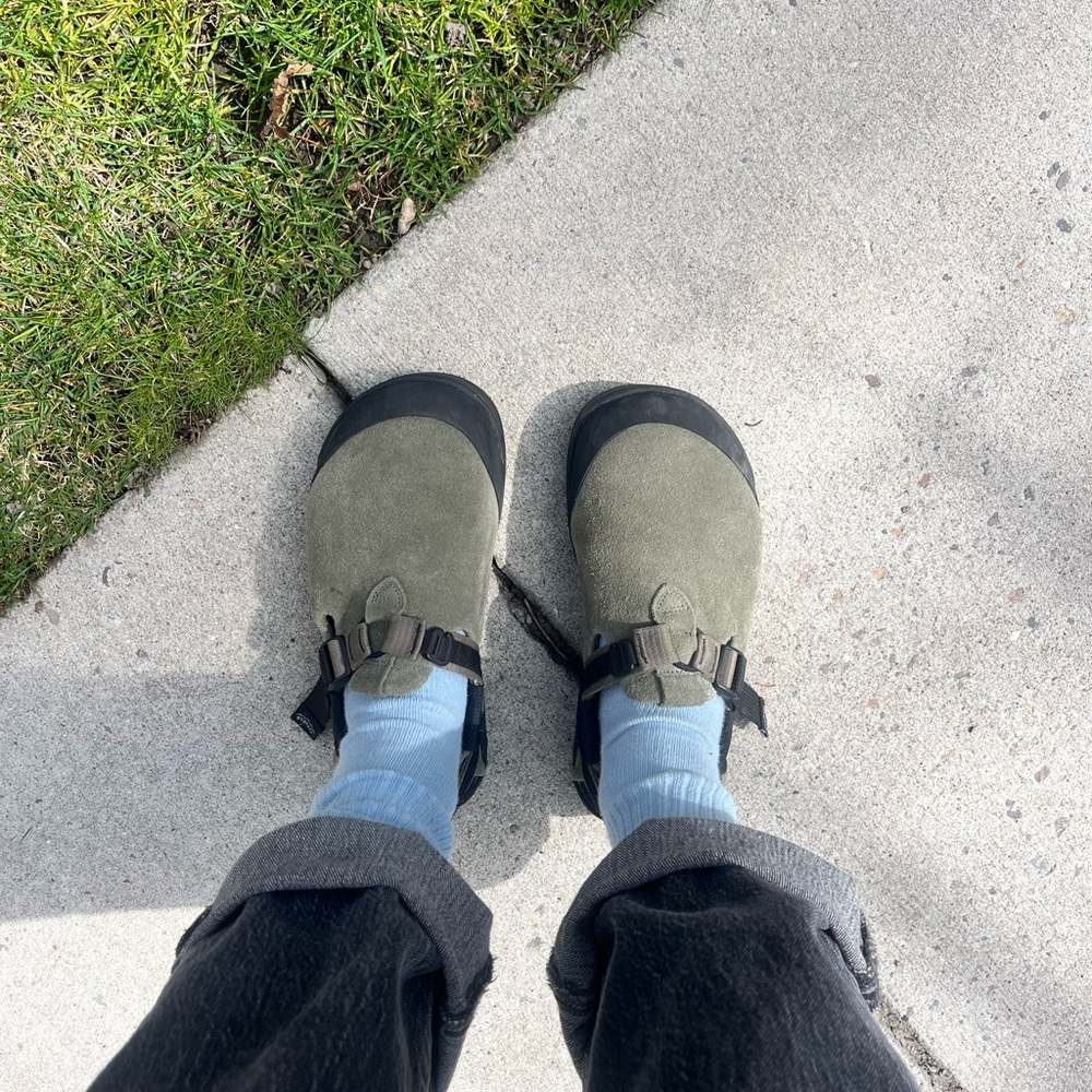 Bedrock Sandals Suede Mountain Clog